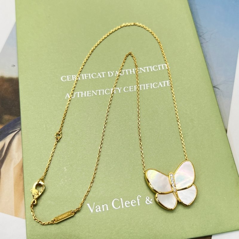 Van Cleef Arpels Two Butterfly necklace Yellow gold white mother-of-pearl diamond 42cm