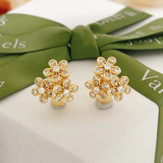 Van Cleef Arpels Socrate earrings Yellow gold with clear diamond accents 12mm