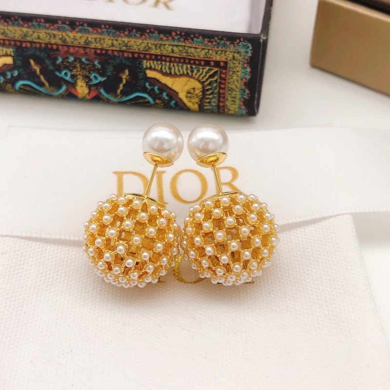 Dior Tribales Pearl Sphere Earrings earrings Gold-tone metal with white pearls One Size post length 1cm front pearl 8mm rear sphere 16mm