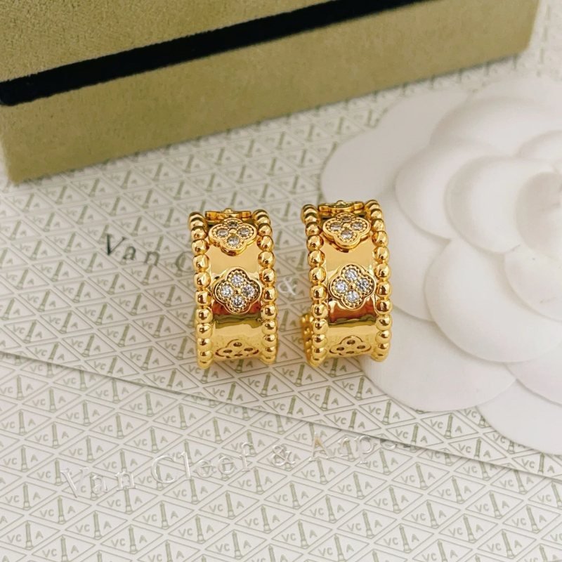 Van Cleef Arpels Perlee Clovers earrings yellow gold with clear diamond accents 12mm hoop diameter