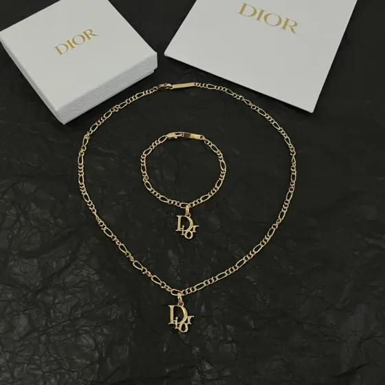 Dior Dior Logo Charm necklace gold-tone metal 45cm