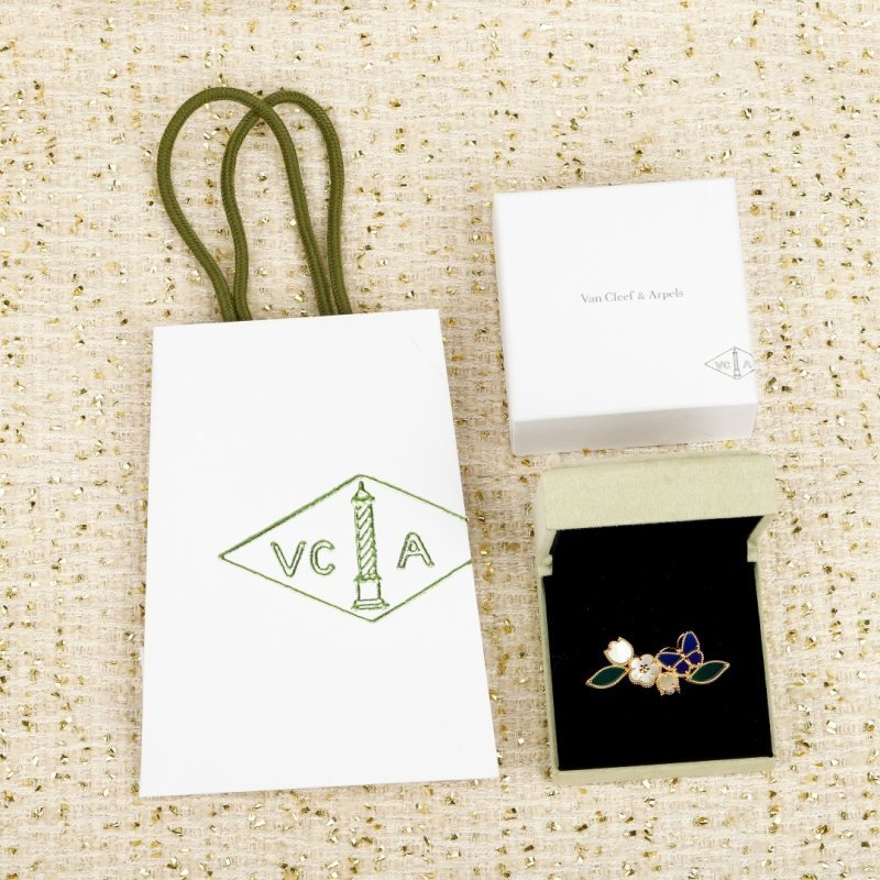Van Cleef Arpels Four Seasons Flower Butterfly Brooch brooch Yellow gold metal white mother-of-pearl green malachite blue lapis lazuli and blue agate stones 3 5cm width