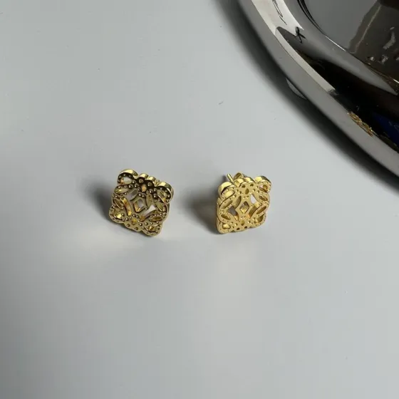 Loewe Anagram earrings 18k gold 1 2cm
