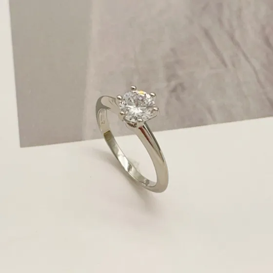 Tiffany Co Tiffany Setting ring platinum metal clear round brilliant diamond 7
