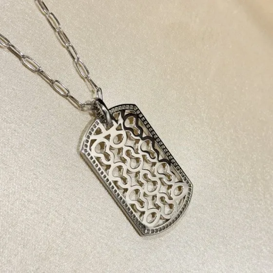 Qeelin Wushi Gourd Loukong Tag necklace Silver-toned metal with clear diamond accents 45cm