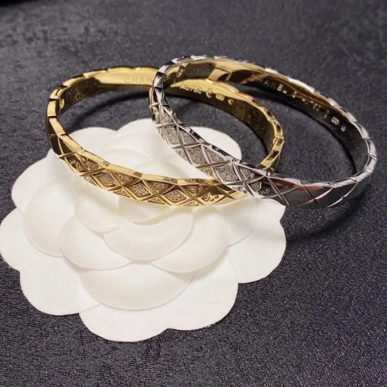 Chanel Coco Crush bracelet Yellow gold with diamond accents white gold with diamond accents rose gold with diamond accents 17cm