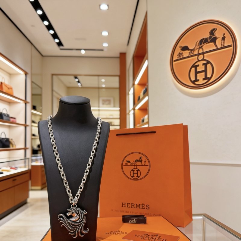 Hermes Cheval Horse Head Pendant necklace Antique silver-toned metal with oxidized dark detailing 60cm
