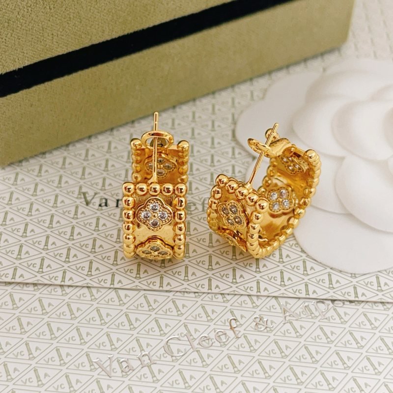 Van Cleef Arpels Perlee Clovers earrings yellow gold with clear diamond accents 12mm hoop diameter