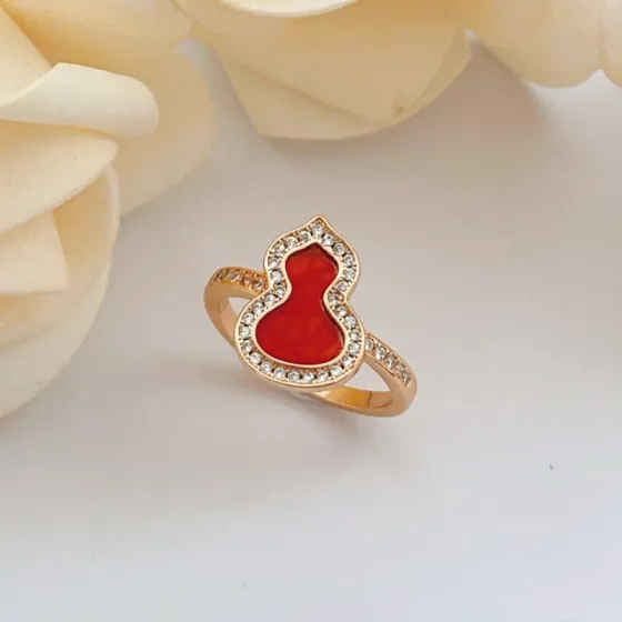Qeelin Wulu ring rose gold red carnelian clear diamond 7