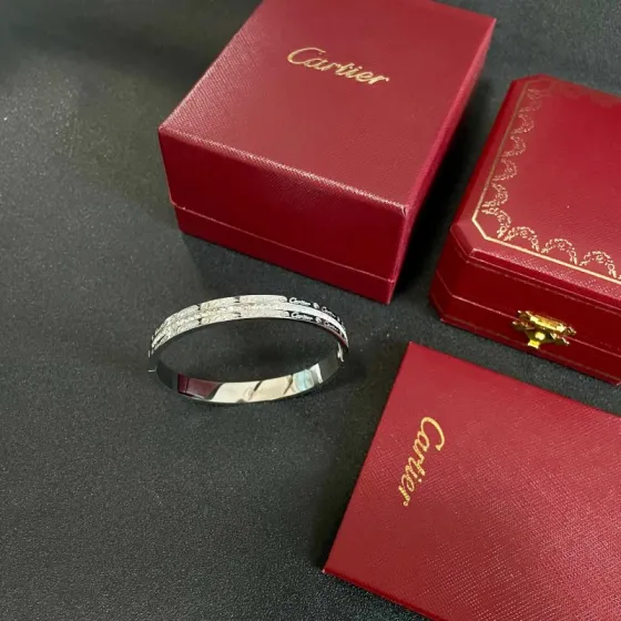 Cartier Love bracelet 18k white gold diamond 17