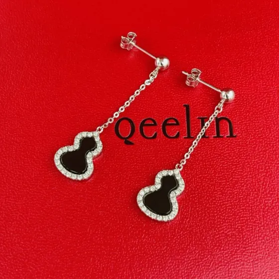 Qeelin Wulu earrings 18K white gold black onyx clear diamond 2 5cm drop length