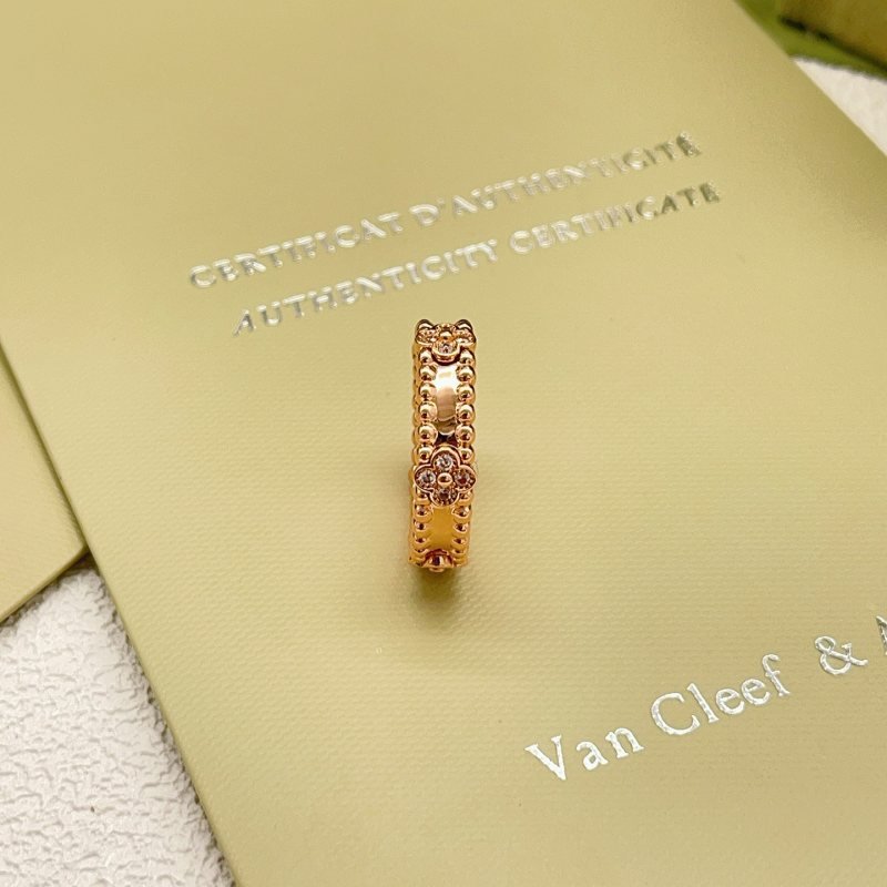 Van Cleef Arpels Perlee ring Rose gold with clear diamond accents No 7