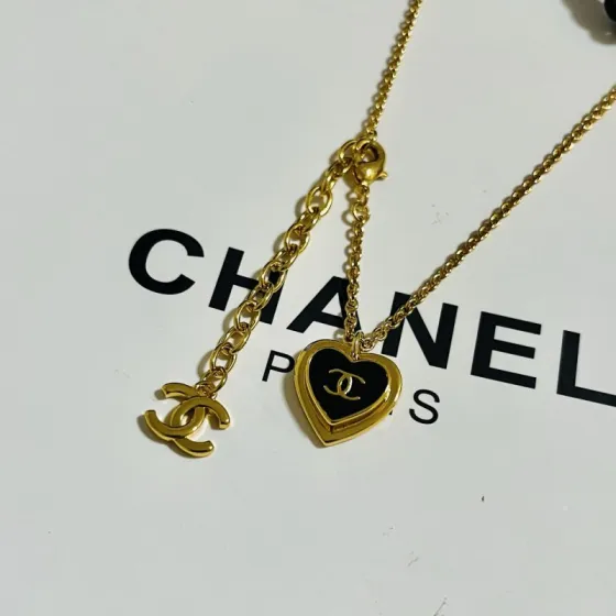 Chanel CC Heart Pendant necklace gold-tone metal with black enamel 42cm with 5cm extender