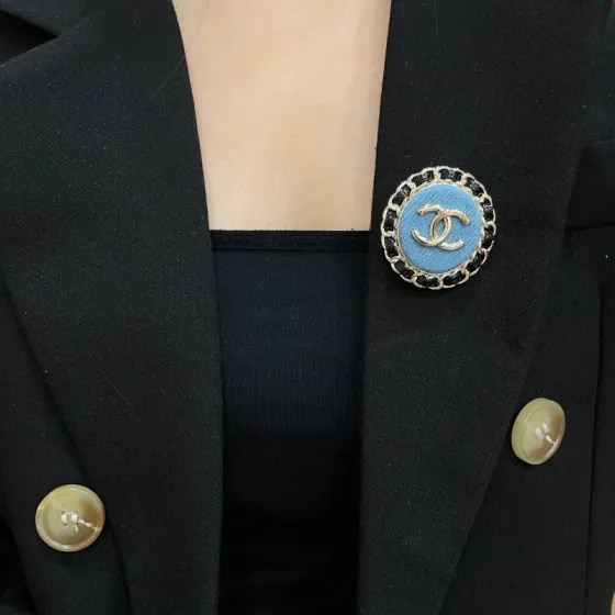 Chanel CC Denim Chain Edge Brooch brooch light gold tone metal light blue denim black leather chain trim 3cm diameter