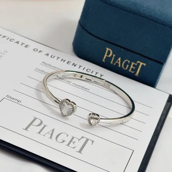 Piaget Heart Open Cuff bracelet silver-toned white gold with clear diamond accents 17cm