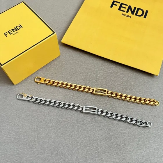 Fendi FF Logo Curb Chain Bracelet bracelet Gold-tone metal silver-tone metal variant available with polished finish no gemstones 19cm