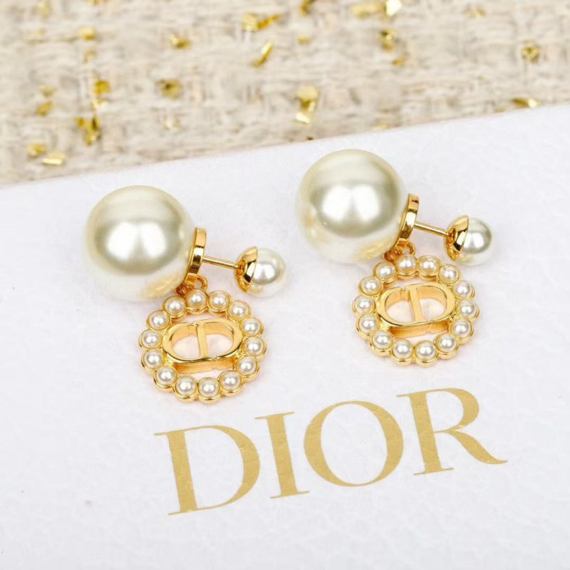 Dior Tribales earrings Gold-tone metal with white pearls One Size