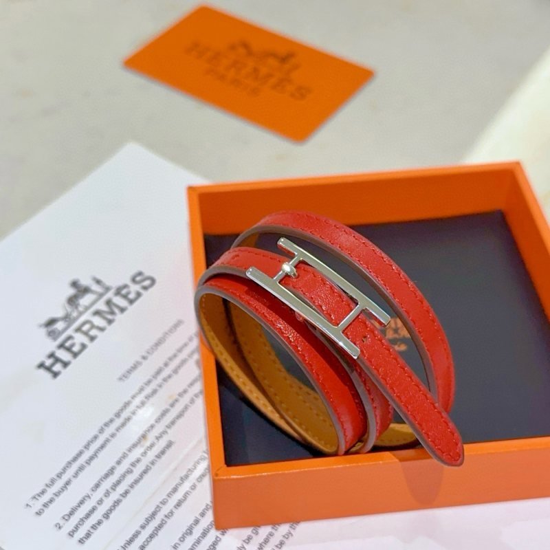 Hermes Hapi 3 Wrap bracelet Red leather with palladium silver-tone metal hardware tan leather interior Adjustable triple wrap fits wrist circumference 15-17cm