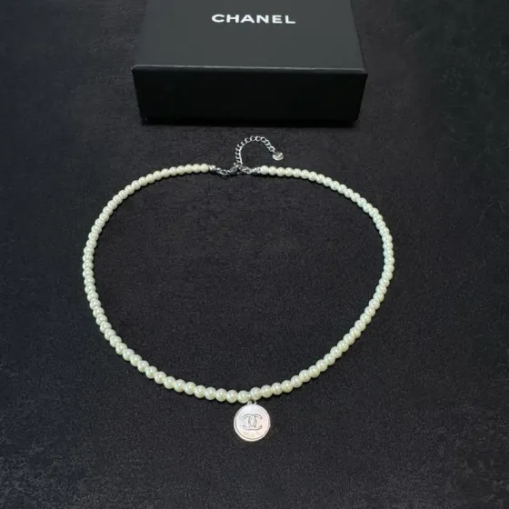 Chanel CC Round Pendant Pearl Choker necklace silver-tone metal white faux pearl 40cm with 5cm extender chain