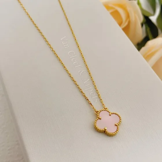 Van Cleef Arpels Vintage Alhambra necklace Yellow gold with pink mother-of-pearl 42cm