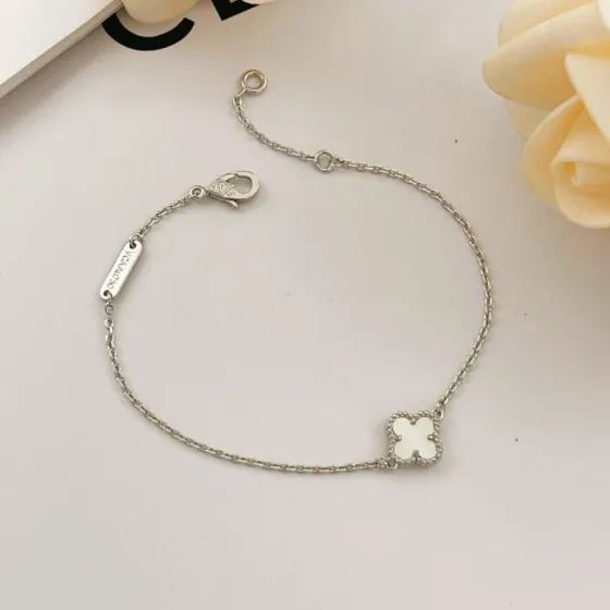 Van Cleef Arpels Sweet Alhambra bracelet Silver-toned white gold metal with white mother-of-pearl clover motif 17cm