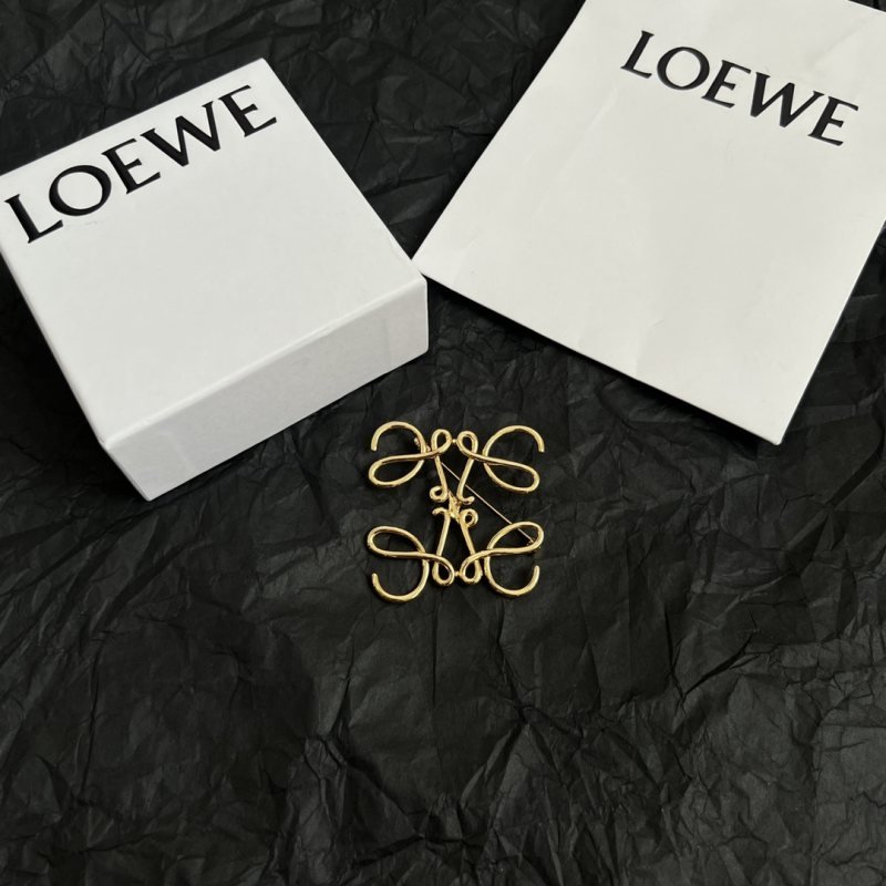 Loewe Anagram brooch gold-tone metal no gemstones 4 5cm width