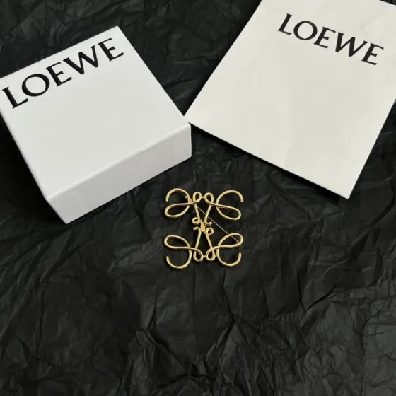 Loewe Anagram brooch gold-tone metal no gemstones 4 5cm width