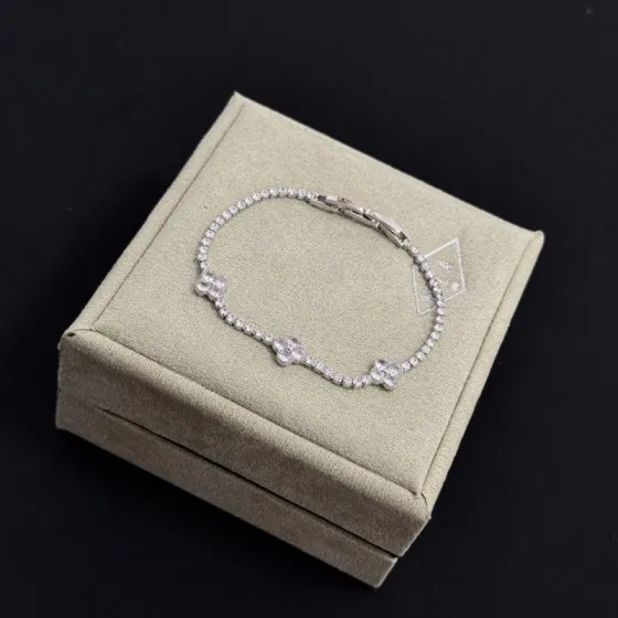 Van Cleef Arpels Alhambra bracelet white gold diamond 17cm