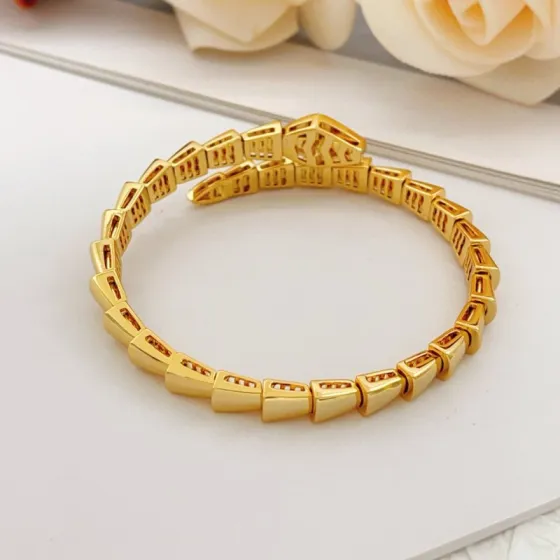 Bvlgari Serpenti Viper bracelet Yellow gold with clear diamond accents 17cm