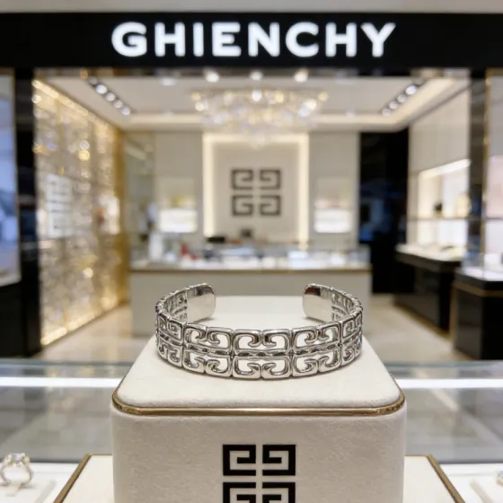 Luxury necklace