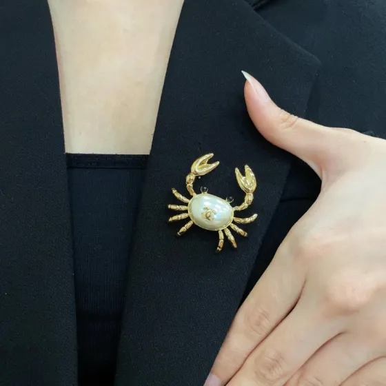 Chanel CC Crab Brooch brooch gold tone metal white faux pearl black enamel 3cm width