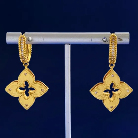 Roberto Coin Venetian Princess earrings yellow gold with clear diamond accents 15mm hoop diameter 20mm drop length