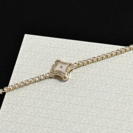 Van Cleef Arpels Alhambra bracelet yellow gold white mother-of-pearl clear diamond 17cm