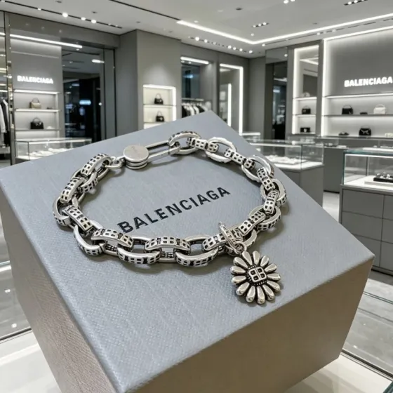 Luxury necklace 22cm