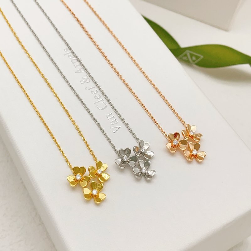 Van Cleef Arpels Frivole necklace Yellow gold with diamond accents white gold with diamond accents rose gold with diamond accents 42cm