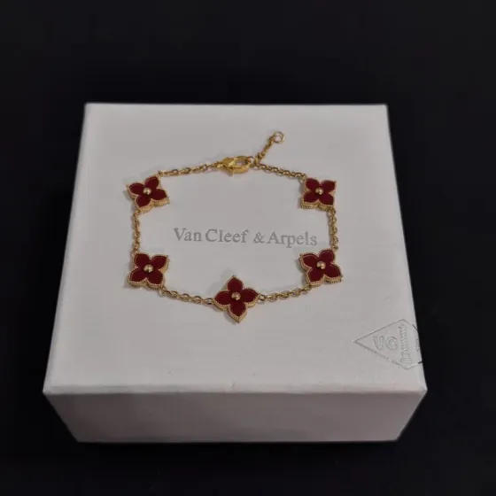 Van Cleef Arpels Alhambra bracelet yellow gold carnelian red 17cm