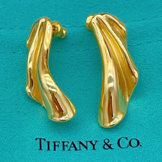 Tiffany Co Fluted Wave Drop Earrings earrings 18k yellow gold polished finish no gemstones 2 5cm drop length
