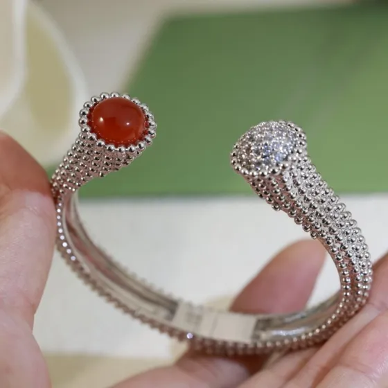 Van Cleef Arpels Perlee bracelet 18k white gold carnelian diamond 17cm inner circumference