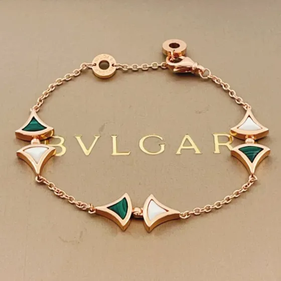 Bvlgari Divas Dream bracelet Rose gold with green malachite and white mother-of-pearl 17cm