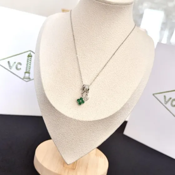 Van Cleef Arpels Alhambra necklace silver-toned metal green gemstone clear diamond 42cm