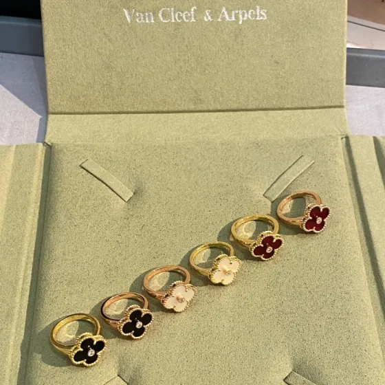 Van Cleef Arpels Alhambra Vintage Single Flower Diamond Clover Ring ring Yellow gold rose gold with white mother-of-pearl black onyx carnelian and diamond accents 52