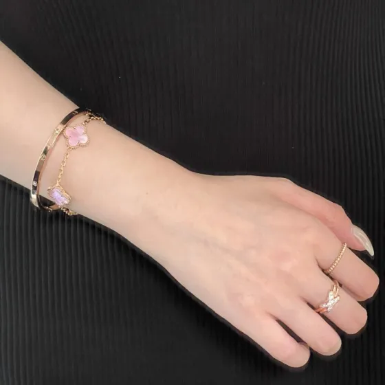 Van Cleef Arpels Alhambra bracelet rose gold with pink mother-of-pearl clover motifs 17cm