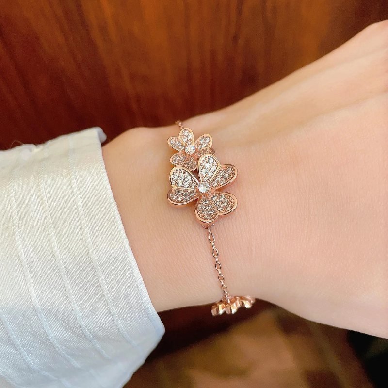 Van Cleef Arpels Frivole bracelet Rose gold with clear diamond pave 17cm