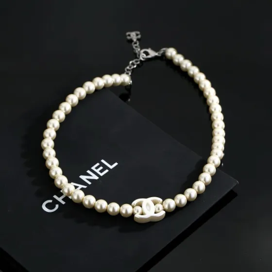 Chanel CC Logo Pearl Choker necklace Silver-tone metal cream white faux pearl white resin CC logo 40cm with 5cm extender chain