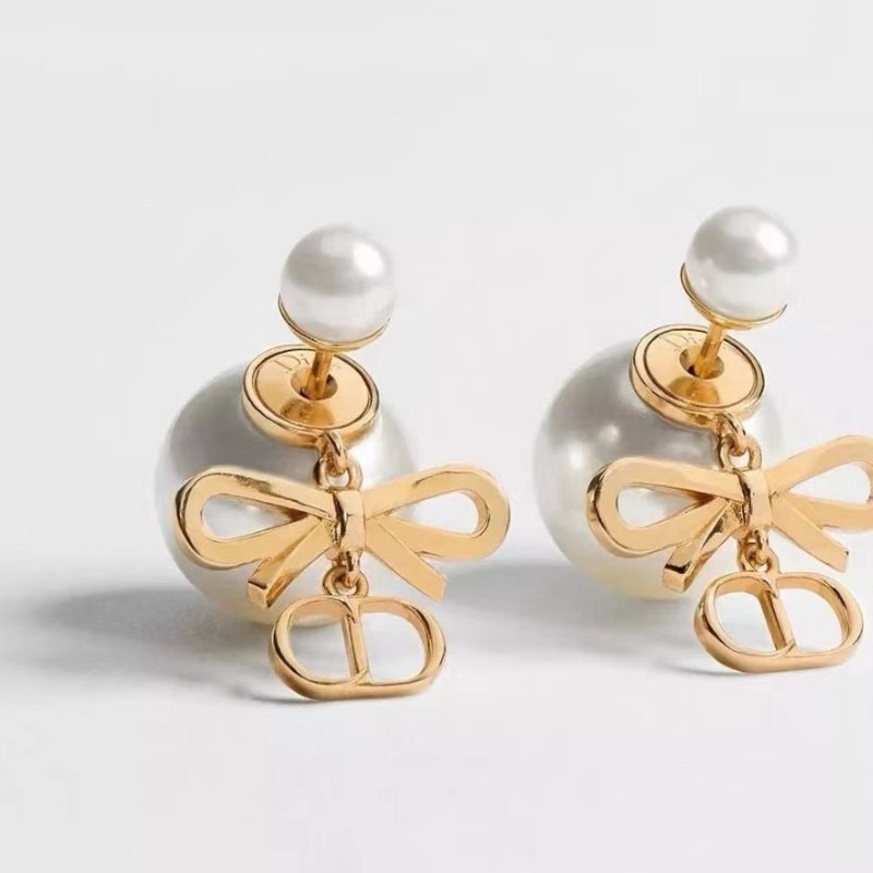 Dior Tribales earrings Gold-tone metal with white pearls One Size