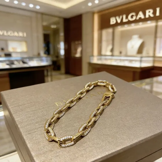 Bvlgari DIVAS DREAM bracelet 18k yellow gold with pave diamonds 18
