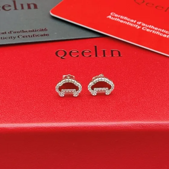 Qeelin ZP Series Ruyi Lock earrings 18K white gold red agate diamond 8mm stud diameter