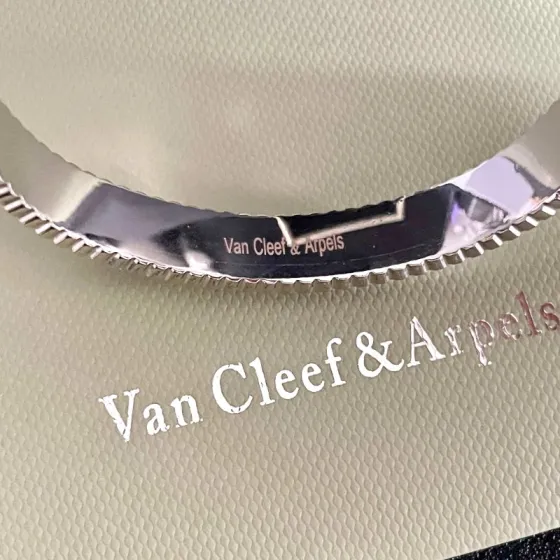 Van Cleef Arpels Alhambra bracelet silver-toned metal 17cm