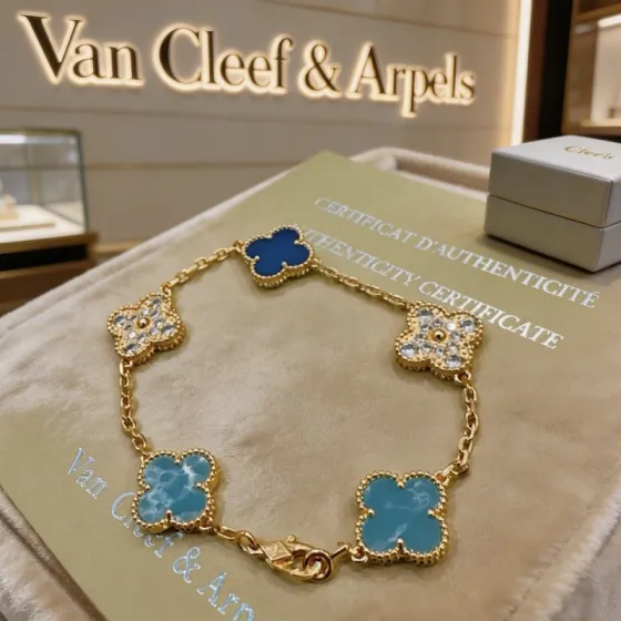Van Cleef Arpels Alhambra bracelet Yellow gold with blue agate turquoise and diamond-accented four-leaf clover motifs 17cm