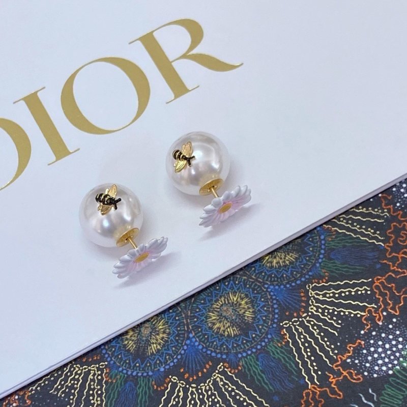 Dior Tribales Bee Daisy Pearl earrings gold-tone metal white resin pearl white daisy with yellow center black and gold enamel bee 1 2cm pearl diameter